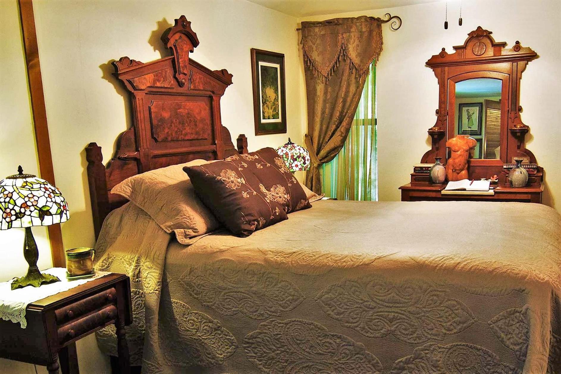 Benton Place Inn Eureka Springs Room photo