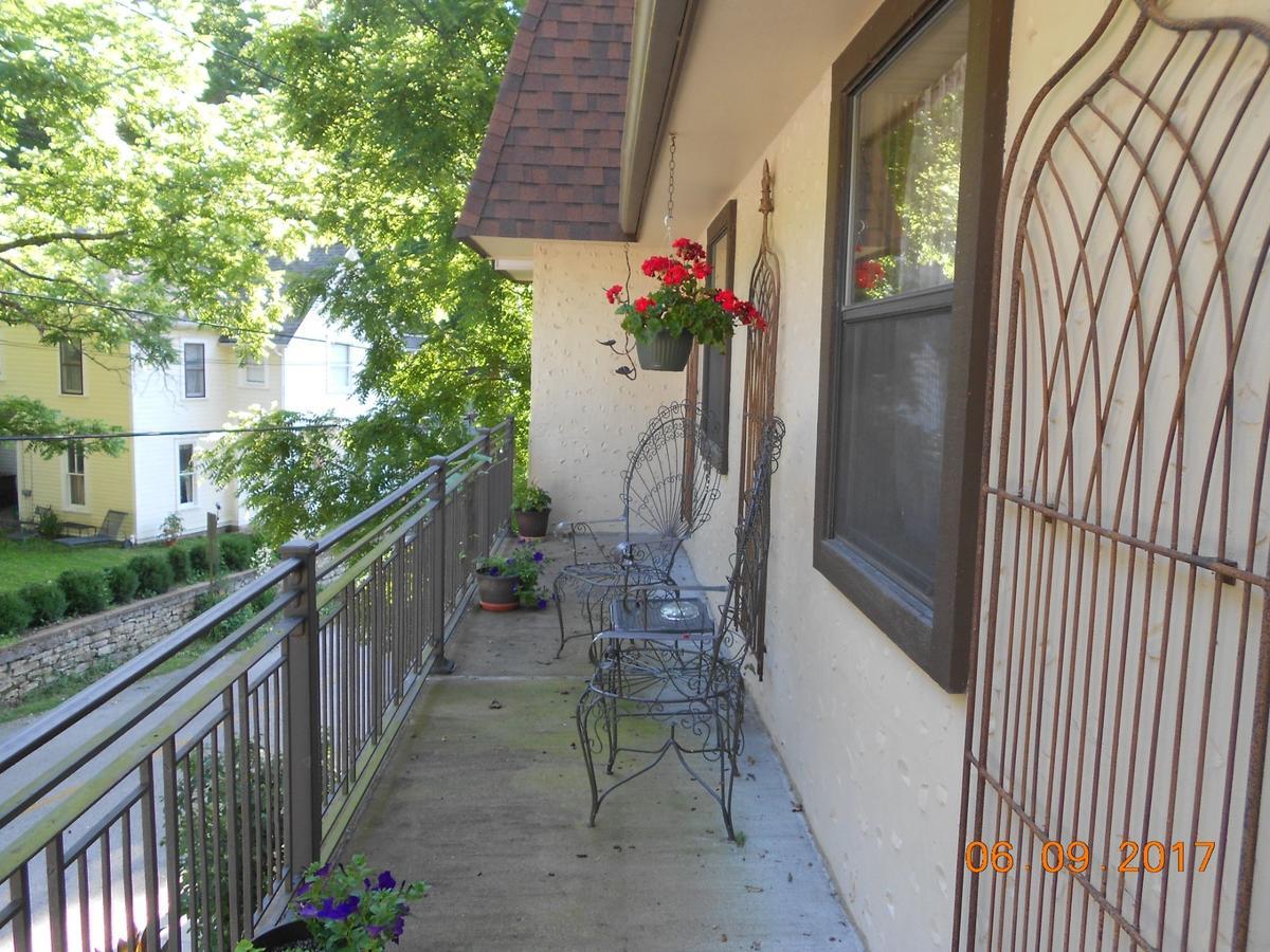 Benton Place Inn Eureka Springs Exterior photo